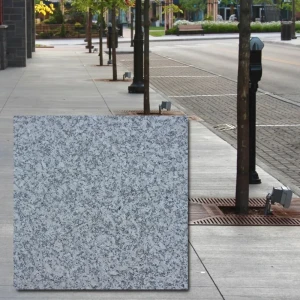 Płyta drogowa granitowa szara płomieniowana Bianco Sardo G602 60x60x8 cm