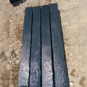 Palisada łupana  Obrzeże Wapienne Kadappa Black Limestone 100x10x10 cm 2 .webp