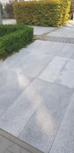 7792Płytka granitowa szara płomieniowana G603.webp