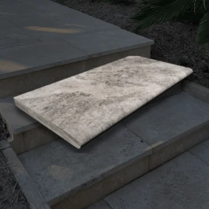 Trawertyn Parapet / Stopnica kamienna Silver Latte Bębnowany 135x33x2 cm Bullnose