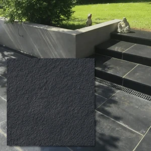 Płytka Kadappa Black Limestone Naturalna Bębnowana 40x40x3 cm