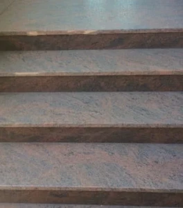 Stopnica granitowa polerowana Multicolor Red 120x33x2 cm