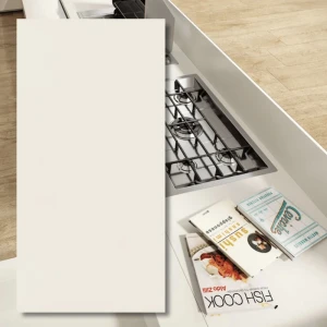 Spiek kwarcowy Absolute White Polerowany 324x162x1,2 cm