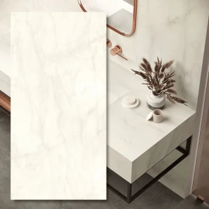 Spiek Kwarcowy Calacatta Delicato Silk 324x162x1,2 cm