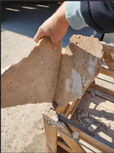 Trawertyn dzikówka / crazy paving Rockface Classic Narożnik