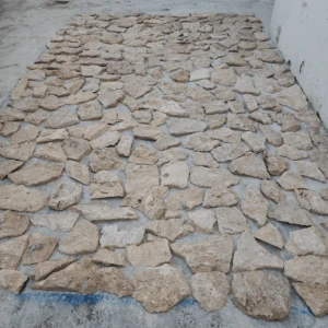 Trawertyn dzikówka / crazy paving Rockface Classic Narożnik