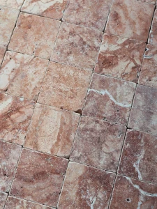 Trawertyn dekoracyjny Pink Old Tumbled 10×10×1 cm