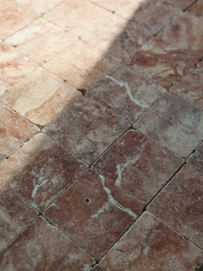 Trawertyn dekoracyjny Pink Old Tumbled 10×10×1 cm