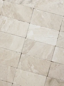 Płytka marmurowa Queen Beige | Coffee White Brick bębnowana 10x10x1 cm