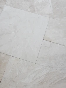 Płytki marmurowe Coffee White| Queen Beige Antykowana Bębnowana komplet = 0,742m2 | Komplet Rzymski